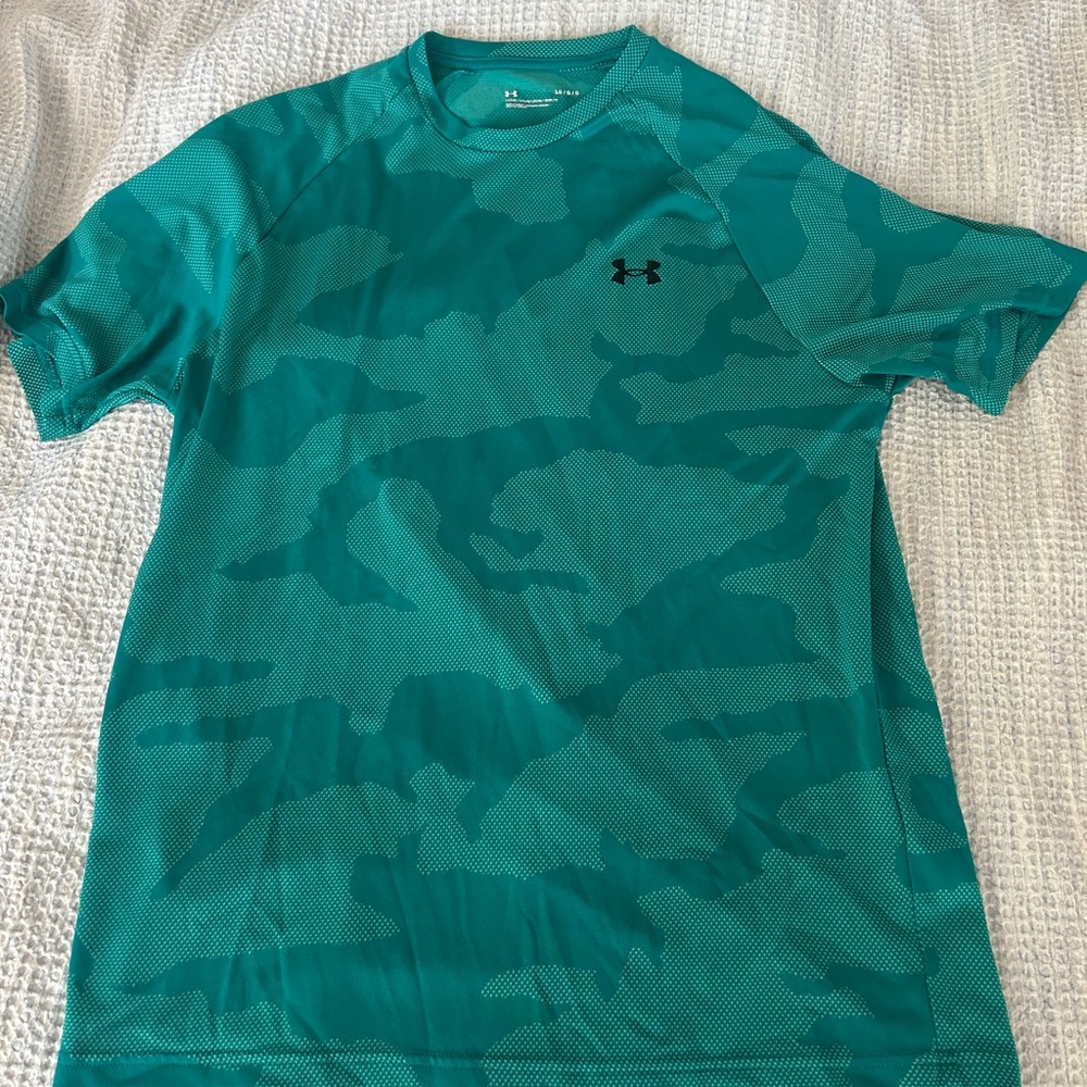 Under Armour green camo tech tee